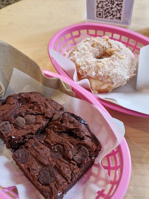  at Boneshaker Doughnuts in Paris