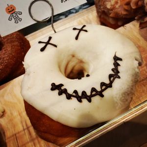 Donuts spécial Halloween ! at Boneshaker Doughnuts in Paris