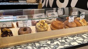   at Boneshaker Doughnuts in Paris