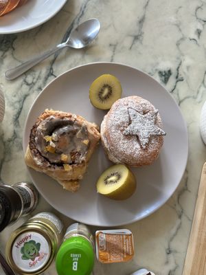   at Boneshaker Doughnuts in Paris