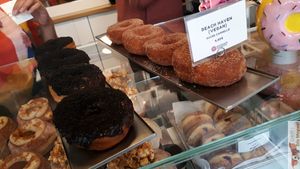 Donuts choice at Boneshaker Doughnuts in Paris