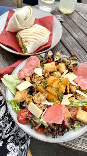 Wrap und Bowl  at Moustache in Innsbruck