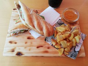 menú mediano at Cafeteria Punt 5 in Figueres