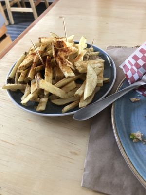 Combo chips with paprika   at Alma y Café in Cali