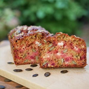 Self made bread, with beetroot at zoodle.bar in Munich