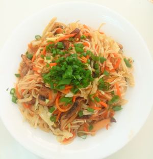 nunoodles with sautéed vegetables at Niva Bento in Zikhron Yaakov