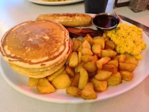 Big American breakfast - vegan at The Breakfast Club in East London