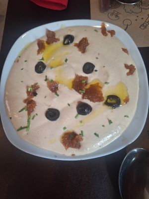 Mazamorra con membrillo y aceitunas at D'ucles in Cordoba