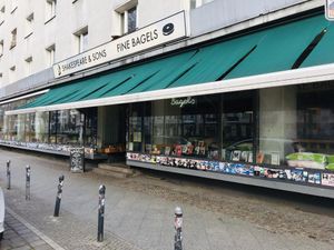entry at Fine Bagels @ Shakespeare and Sons in Berlin