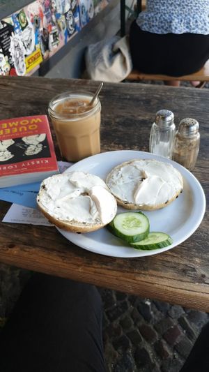  at Fine Bagels @ Shakespeare and Sons in Berlin