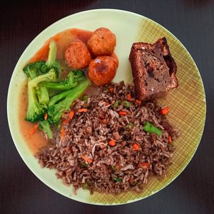 Chinese rice and dessert 🥘🥮🈲 at Vegetariano Kuan Shin Yin - Tequendama in Cali