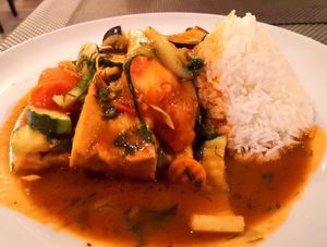 Tofusteak mit Gemüse und Reis at Viet Quan in Saarbrucken