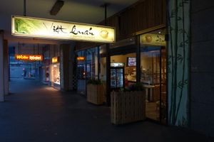 Logo and entrance at Viet Quan in Saarbrucken