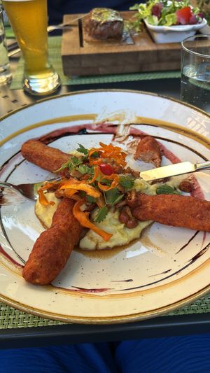 Krokette von der roten Linse mit frischen Pfifferlingen und Kartoffelpüree (vegetarisch)  at Mauganeschtle in Tubingen