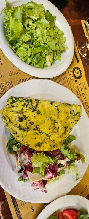 Spinach Tortilla, green salad at La Grotta Di Leo in Florence