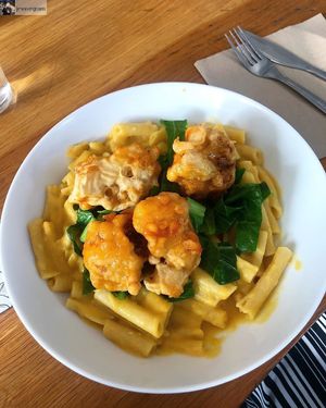 Mac no cheese and sticky cauliflower wings at Lovage Project in South West London