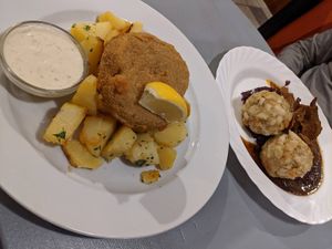 Cordon bleau und martinigansl at Landia in Vienna
