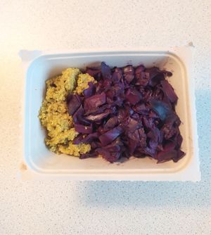 Quinoa au curry et chou rouge at La Cuisine de Phanie in Versailles