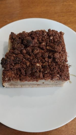 Vegan crumble at La Cuisine de Phanie in Versailles