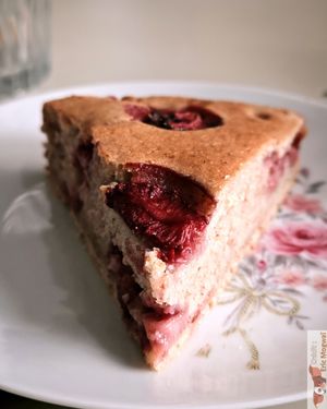 Strawberry cake home made at La Cuisine de Phanie in Versailles