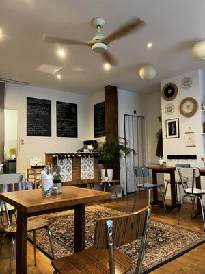 Also has a toilet   at La Cuisine de Phanie in Versailles