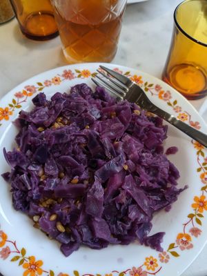 Warm cabbage with grains seasoned to perfection at La Cuisine de Phanie in Versailles