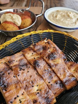 Bread & hummus  #Veganuary at Zahara in Port Macquarie