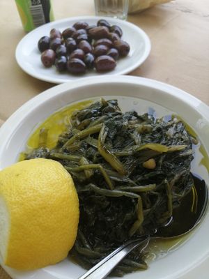 Chorta at Ta Rolla in Kalamata