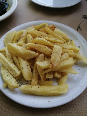 Pommes at Ta Rolla in Kalamata