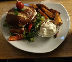 Vegan burger at Dråpe in Aalesund