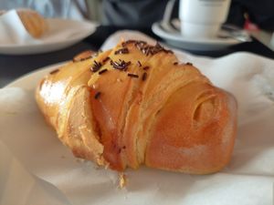 Croissant recheado de cacao at Café Flávio in Braga