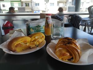 Merenda at Café Flávio in Braga