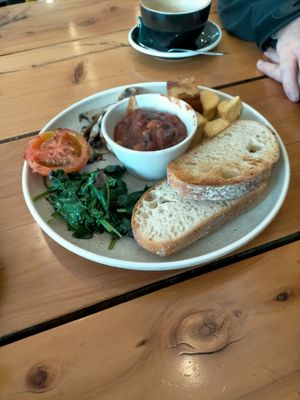 Vegan big breakfast at The Greedy Cow in Lake Tekapo