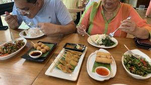 Table full of tasty Vegetarian food.  at Veggie House - บ้านเจ in Pathum Thani