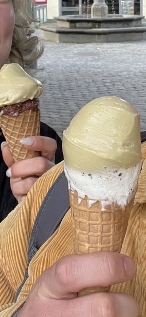 Stracciatella NICHT vegan (und auch gar nicht so lecker wie das Sorbet :P)  at Gellateria Fratelli Bortolot in Cochem