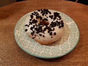 Oreo + white chocolate at VegAmazing Doughnuts in Madrid