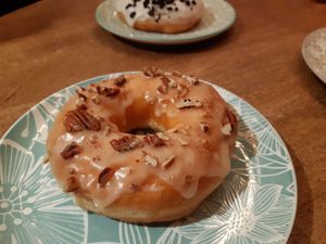 Pecan nuts + maple syrup at VegAmazing Doughnuts in Madrid