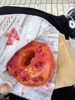 Frambuesa (raspberry) - SO delicious at VegAmazing Doughnuts in Madrid