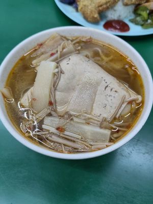 Stinky todu noodle soup at Yǒng Yuán Sùshí 永緣素食 in Taipei