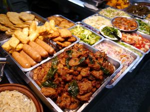 main dishes at Yǒng Yuán Sùshí 永緣素食 in Taipei