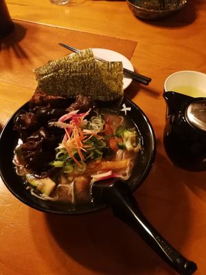 vegan miso ramen with extra mushrooms and seewead - really authentic an delicious ramen at Vatten Ramen - Zeedijk in Amsterdam