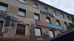 Bar and a Hostel at Felis in Essen