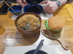 Rice and vegetarian burger, both around 20rmb each and fantastic.
Burger was a western taste. at WángYǔYān Sù Fāng 王语嫣素坊 in Dali