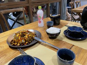 They served tea for free   at WángYǔYān Sù Fāng 王语嫣素坊 in Dali