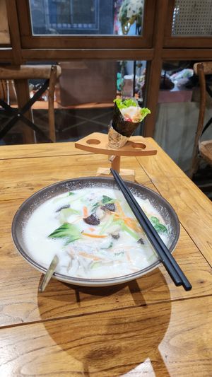  at WángYǔYān Sù Fāng 王语嫣素坊 in Dali