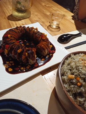 Yum at WángYǔYān Sù Fāng 王语嫣素坊 in Dali