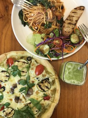 Food at Coffee Vegetarian 宅菽咖啡蔬食馆 - Zhái Shū KāFēi in Dali