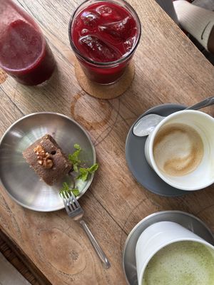 ABC juice and cinnamon rolll  at Secret Spot - Canggu in Canggu