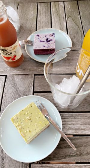 💜 Love the little cakes💜 at Sharp Sharp Everyday in Rotterdam