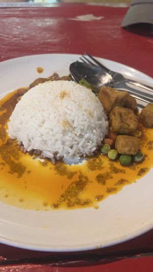 Fried tofu with red curry (this dish possibly contain butter/ghee but I didn’t asked, just fells like it does)  at Ginger Home in Koh Chang